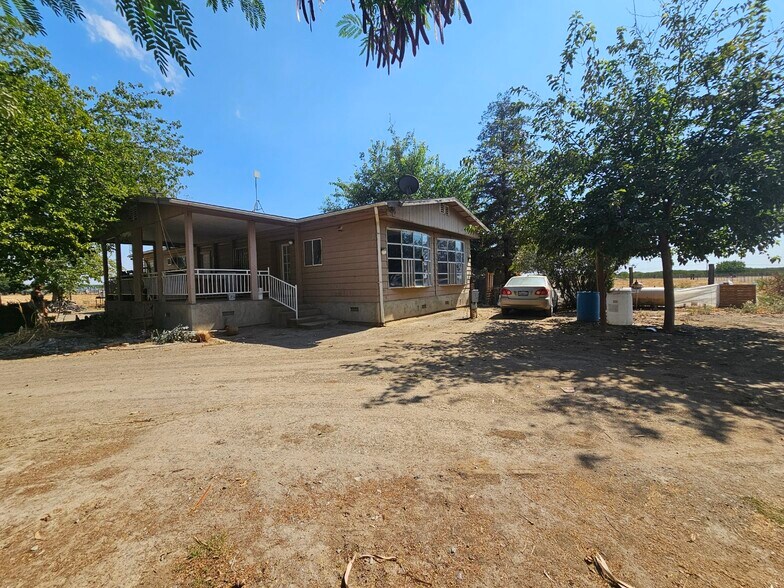 More Photos Of 14398 Avenue 88, Pixley Multifamily For Sale