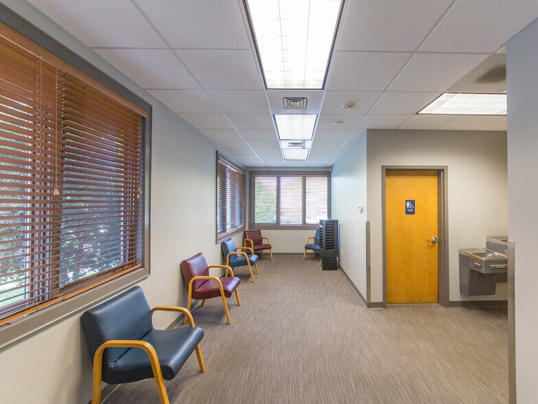 More Photos Of 900A Centrepark Dr, Asheville Medical For Sale