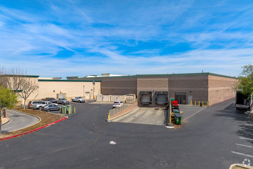 More Photos Of 400-440 Elkhorn Blvd, Rio Linda Unknown For Lease