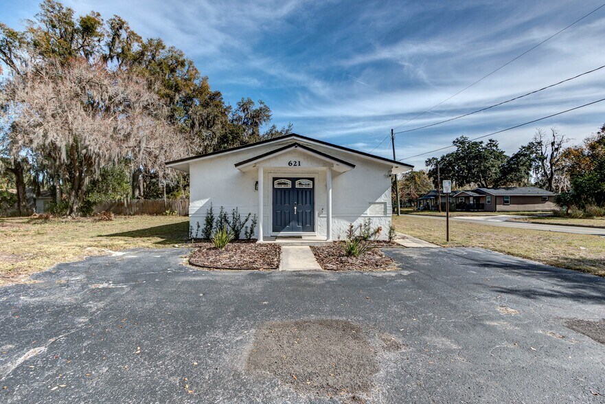 More Photos Of 621 S Locust Ave, Sanford Loft Creative Space For Sale