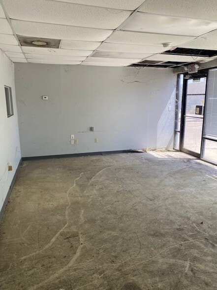 More Photos Of 13310 Fondren Rd, Houston Warehouse For Lease
