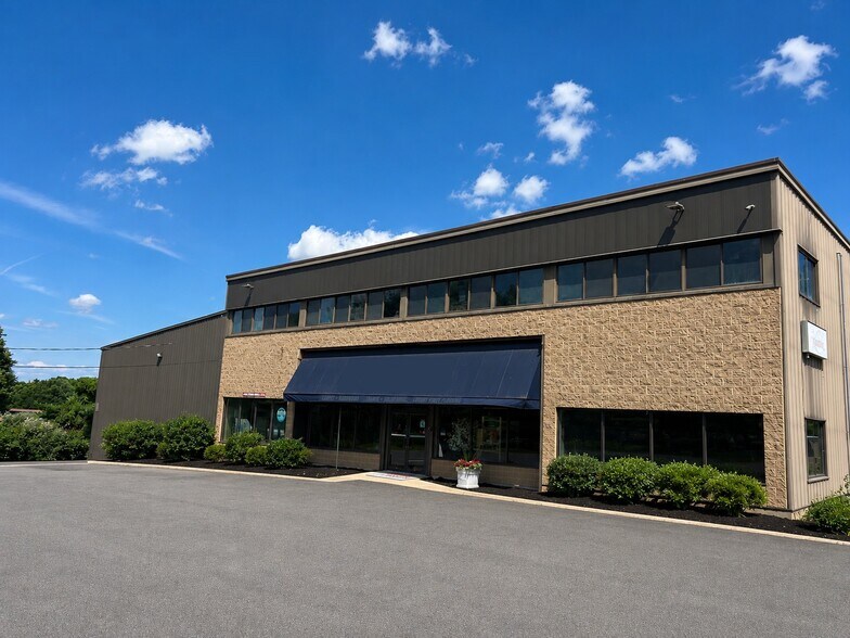 Primary Photo Of 950 Chestnut St, Franklin Showroom For Sale