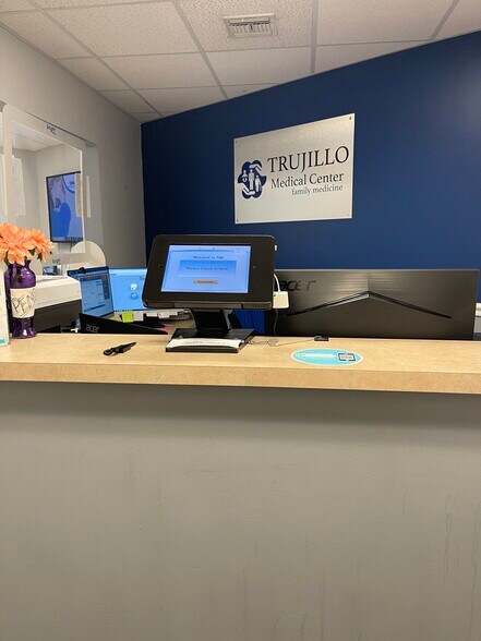 More Photos Of 1040 Weston Rd, Weston Loft Creative Space For Lease