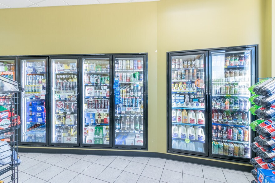 More Photos Of 337 W Irving Park Rd, Wood Dale Service Station For Sale