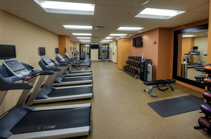 More Photos Of 10 Lafayette Sq, Buffalo Hotel For Lease