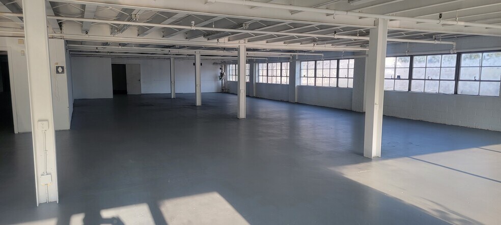 More Photos Of 585 11th St NW, Hickory Manufacturing For Lease