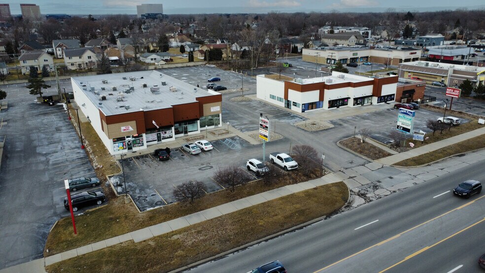Primary Photo Of 154-186 W Maple Rd, Troy Unknown For Lease