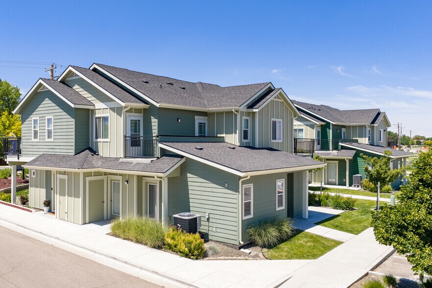 More Photos Of 5018 Hamlet Ln, Caldwell Apartments For Sale