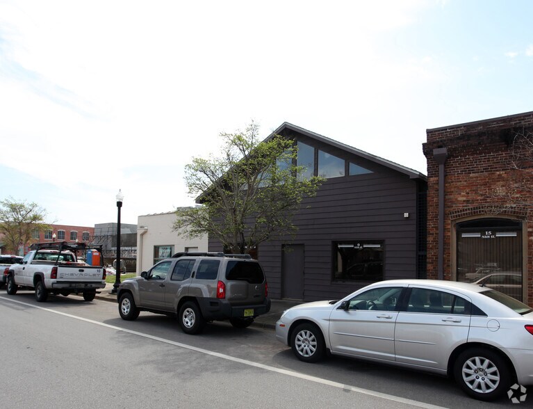 More Photos Of 7-15 W Main St, Pensacola Office For Lease