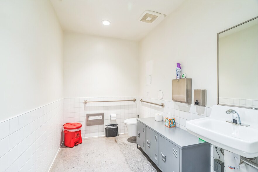 More Photos Of 8563-8579 San Fernando Rd, Sun Valley Land For Lease