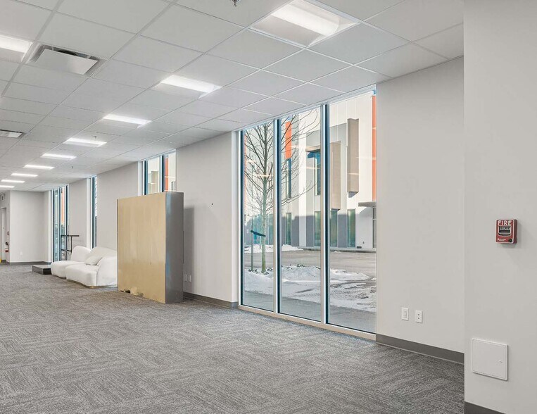 More Photos Of 19265 Airport Way, Pitt Meadows Warehouse For Lease