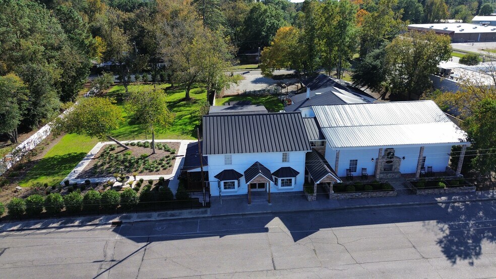 Primary Photo Of 102 Live Oak St, Tabor City Restaurant For Sale