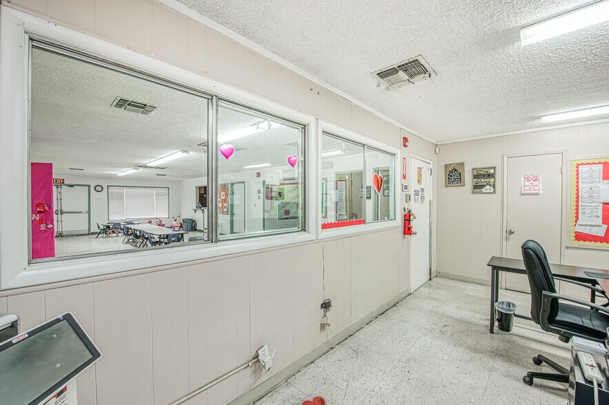 More Photos Of 3311-3315 E Sierra Madre Ave, Fresno Daycare Center For Sale