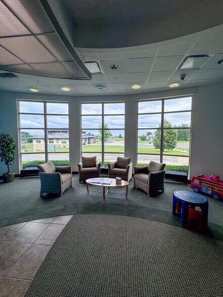 More Photos Of 1011 Tompkins Dr NE, Byron Office For Lease