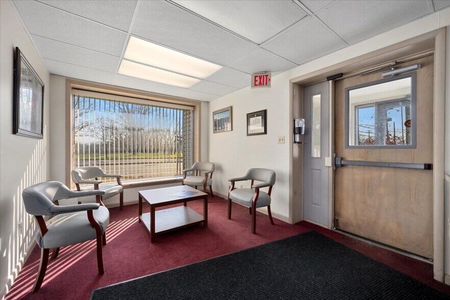 More Photos Of 1660 Champlin Ave, Utica Office Residential For Sale