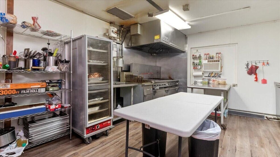 More Photos Of 1027 Porter Wagoner Blvd, West Plains Restaurant For Sale