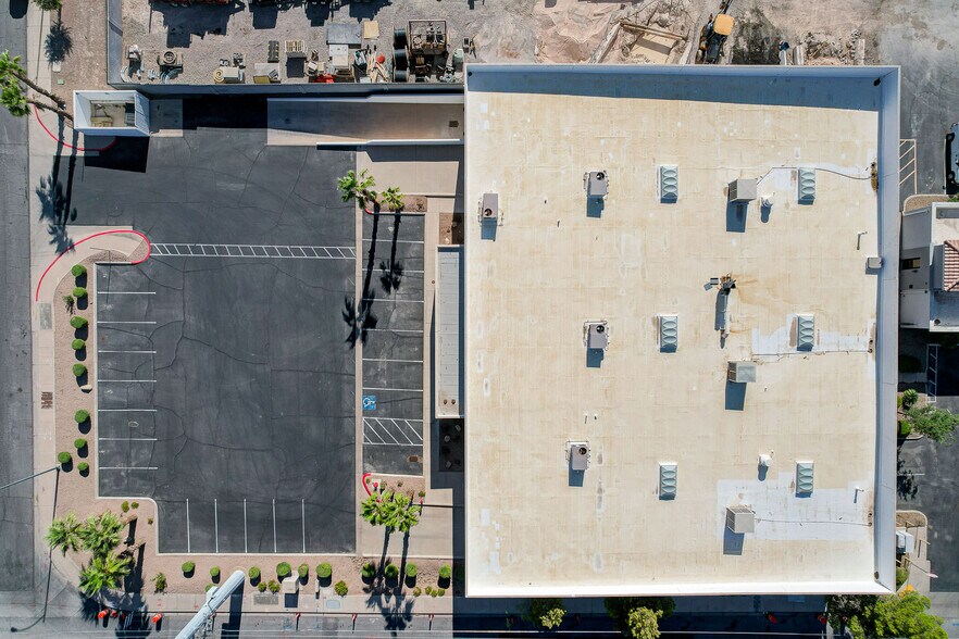 More Photos Of 200 Sunpac Ave, Henderson Warehouse For Sale