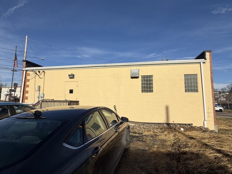 More Photos Of 102 E Main St, Freeport Bank For Sale