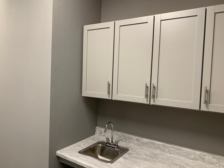 More Photos Of 1905 Longmire Rd, Conroe Unknown For Lease