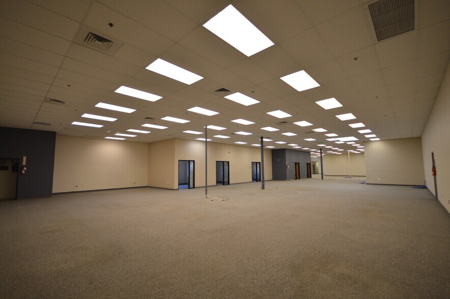 More Photos Of 3701 W Cambridge Ave, Phoenix Warehouse For Lease