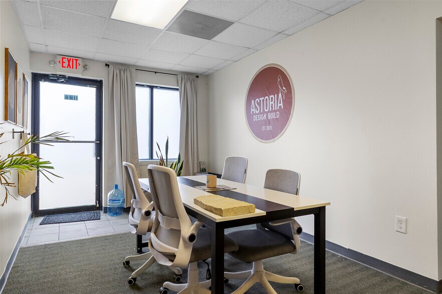 More Photos Of 1119-1123 Merriam Ln, Kansas City Office For Sale