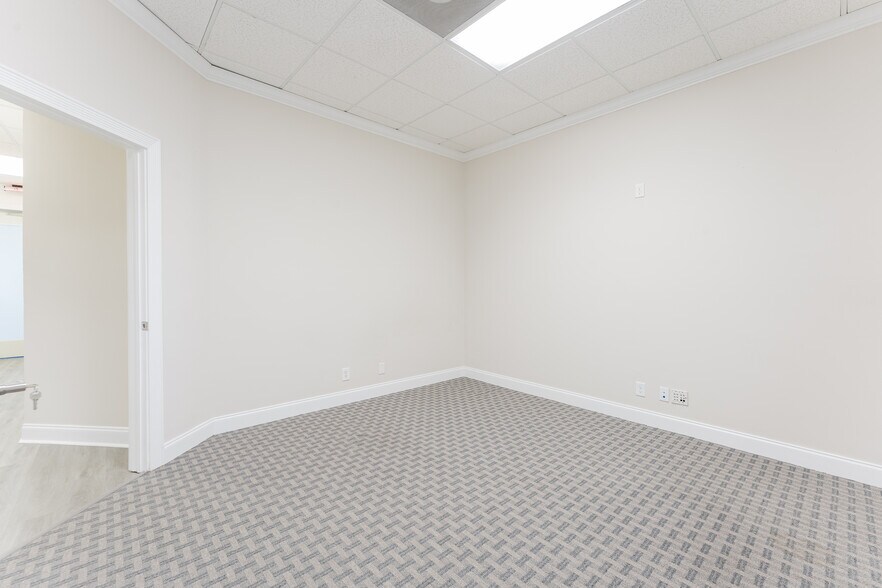 More Photos Of 299 W Camino Gardens Blvd, Boca Raton Office For Lease