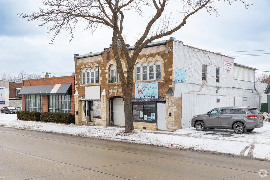 More Photos Of 2462 W Capitol Dr, Milwaukee Auto Repair For Lease