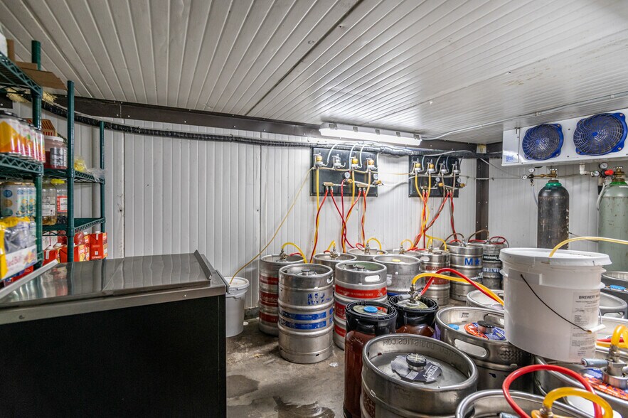 More Photos Of 20 NW Greenwood Ave, Bend Loft Creative Space For Sale