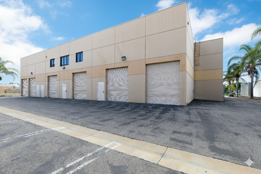 More Photos Of 2425 W 5th St, Oxnard Warehouse For Lease