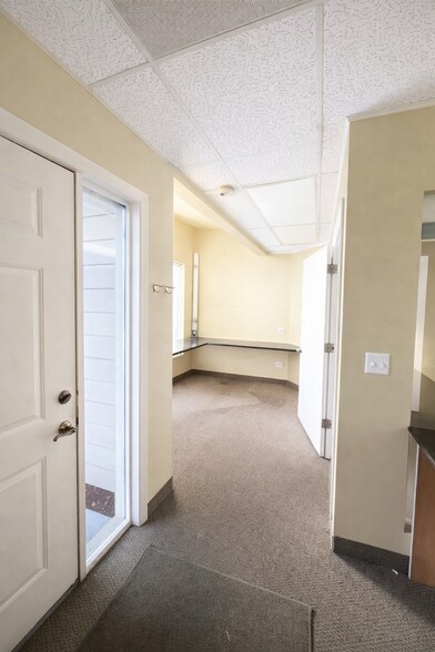 More Photos Of 916 SE 164th Ave, Vancouver Office For Lease