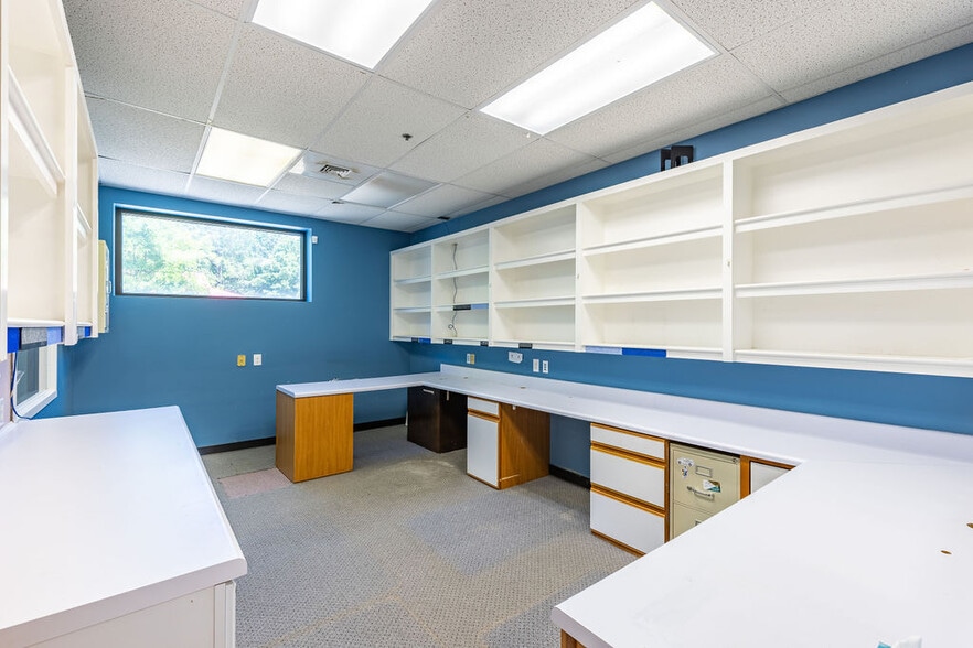More Photos Of 2787 SE Cobb Dr, Smyrna Medical For Sale