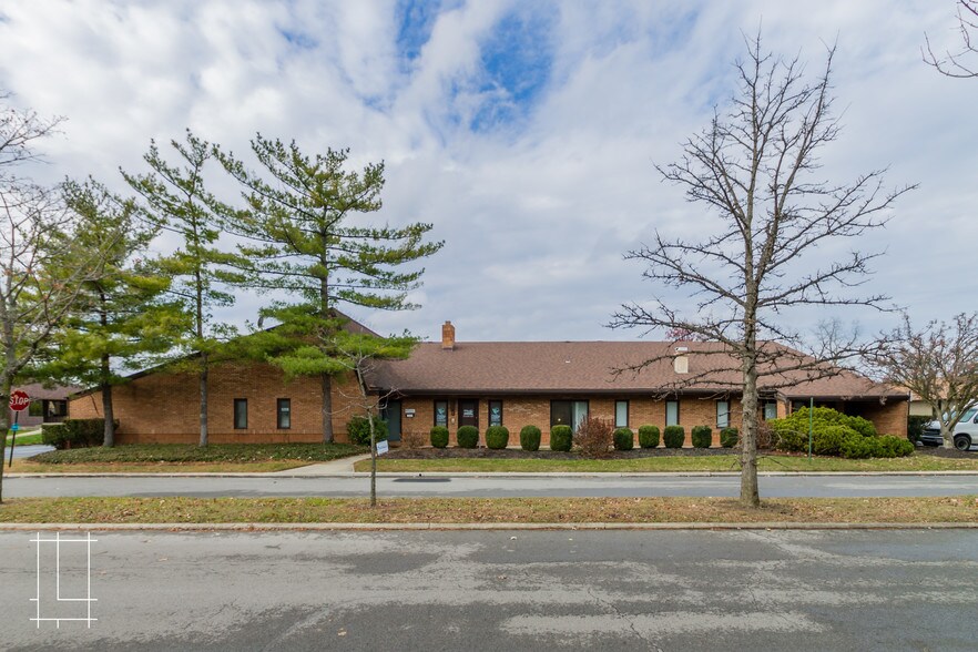 Primary Photo Of 1660 NW Professional Plz, Columbus Office For Sale