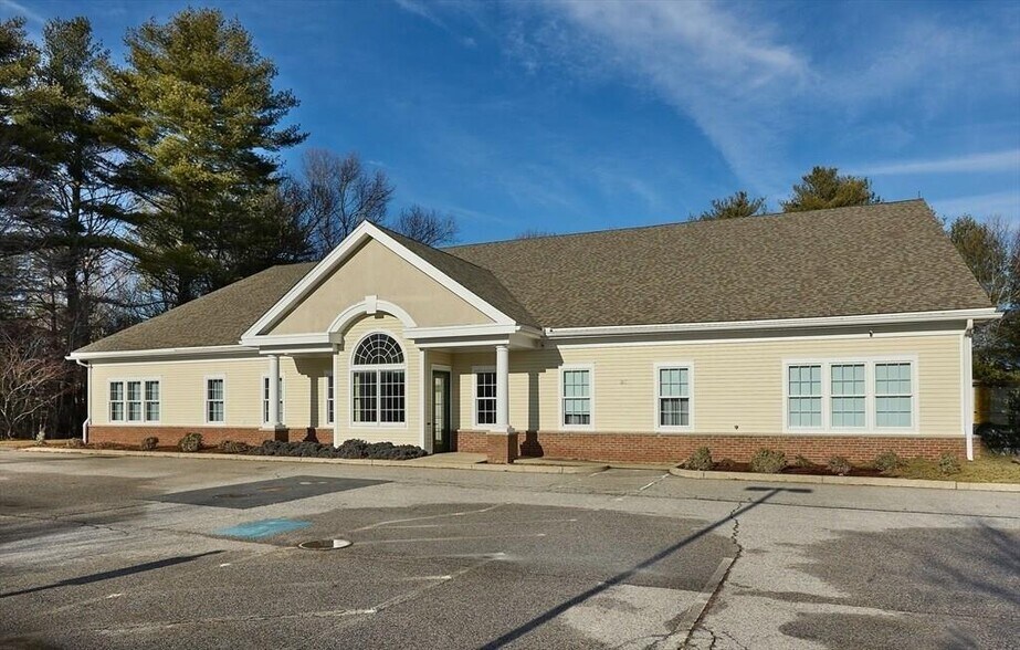 More Photos Of 25 Rockwood Dr, Marshfield Flex For Sale