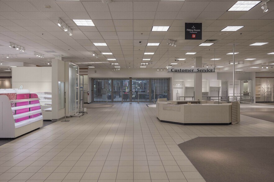More Photos Of 7 S Tunnel Rd, Asheville Department Store For Sale
