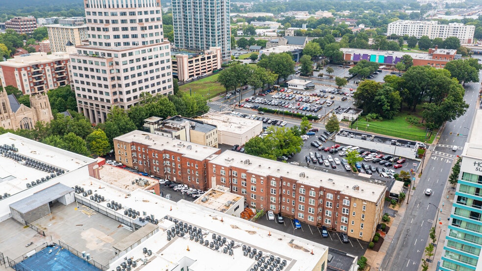 More Photos Of 508 N Tryon St N, Charlotte Apartments For Sale