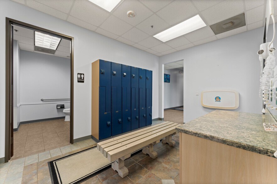 More Photos Of 26447 Hanna Rd, Oak Ridge North Swimming Pool For Sale