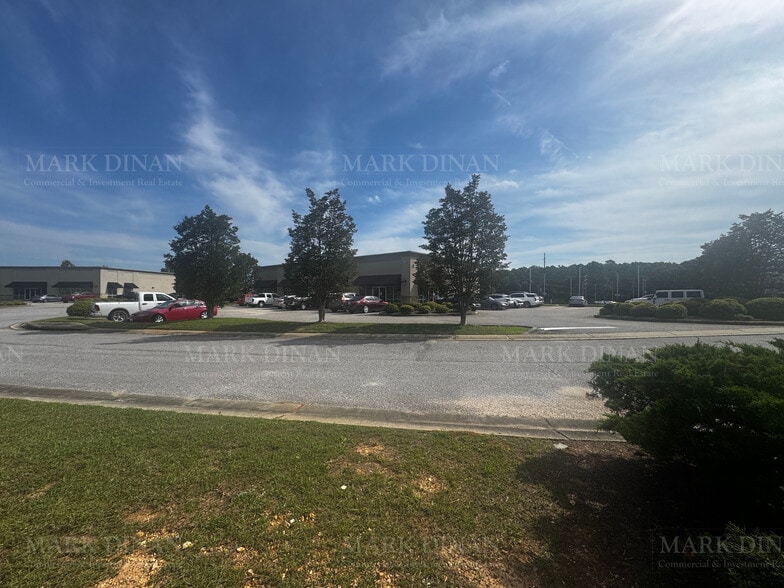 Primary Photo Of 402 Airport Commons Dr, Calera Medical For Lease