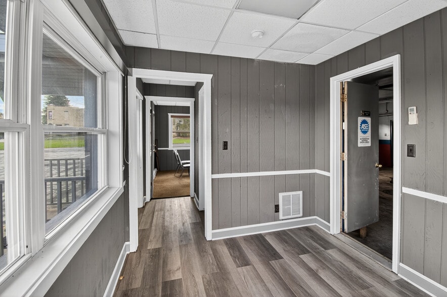 More Photos Of 4418 Douglas Ave, Racine Auto Dealership For Sale