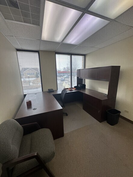 More Photos Of 27 Ridge Rd, Munster Office For Lease