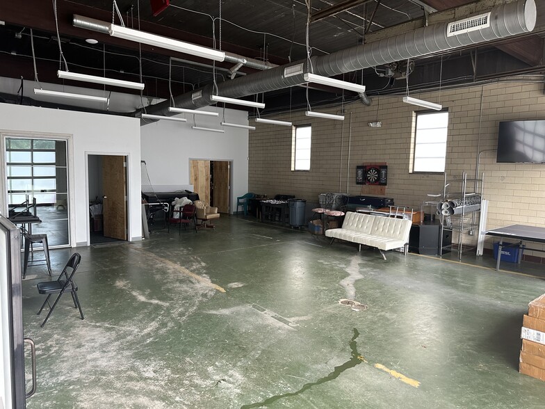 More Photos Of 2136 Remount Rd, Charlotte Loft Creative Space For Lease
