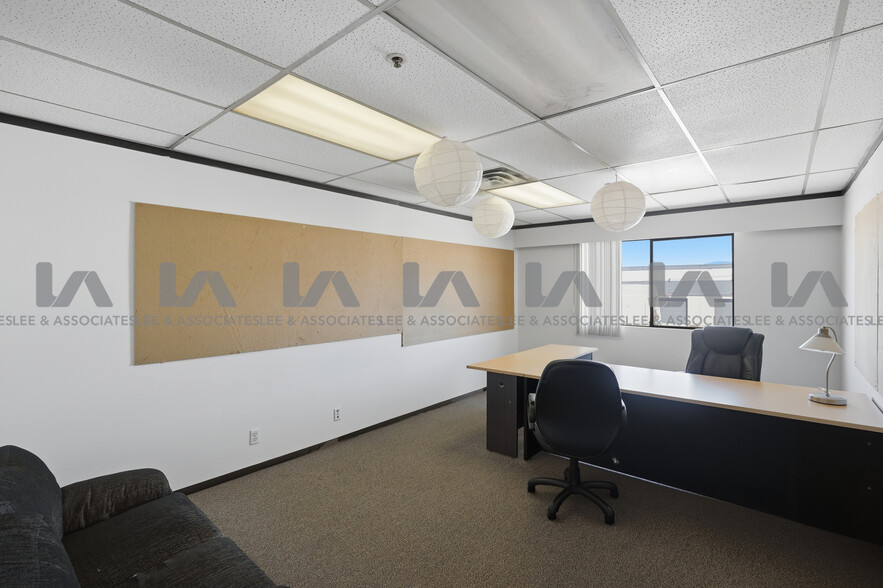 More Photos Of 18788 96th Ave, Surrey Warehouse For Lease