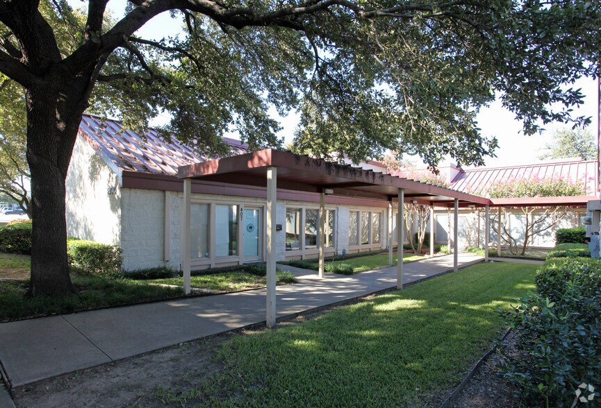 More Photos Of 2761 E Trinity Mills Rd, Carrollton Unknown For Lease