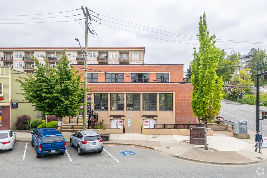 More Photos Of 2645 Montrose Ave, Abbotsford Storefront Retail Office For Lease