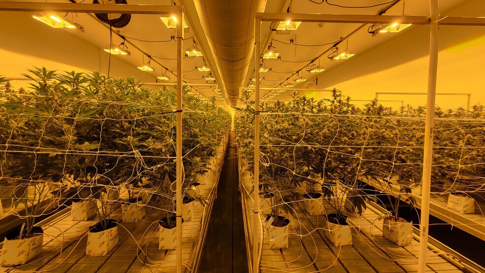 More Photos Of 515 Hammontree Dr, Morenci Industrial For Sale