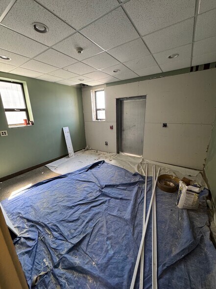 More Photos Of 15 Somerset Pl, Clifton Light Manufacturing For Lease