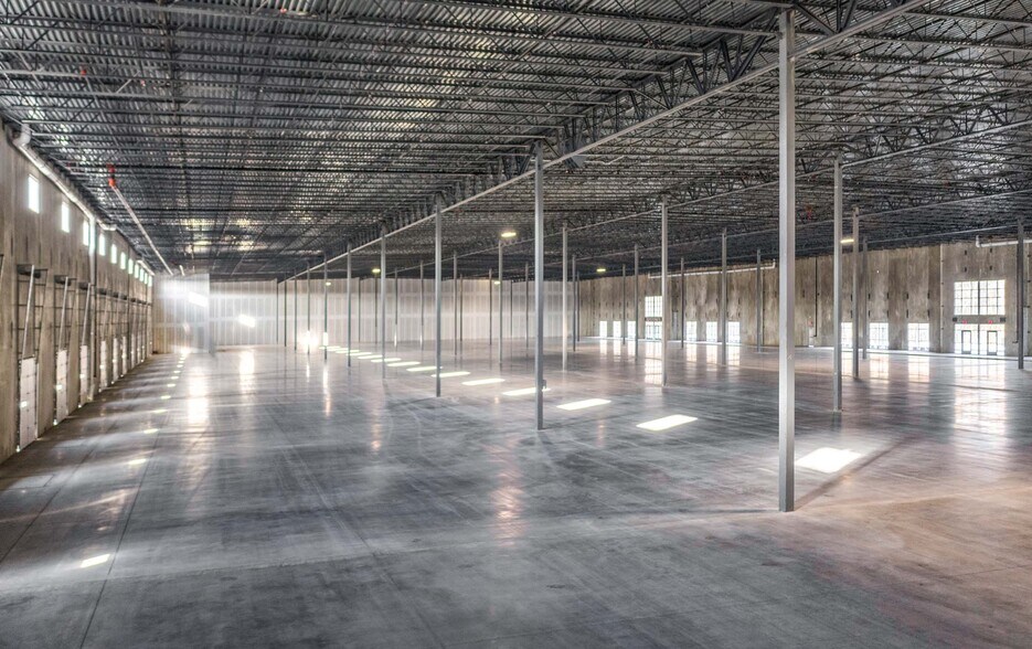 More Photos Of 7860 Empire Pky, Macedonia Industrial For Lease