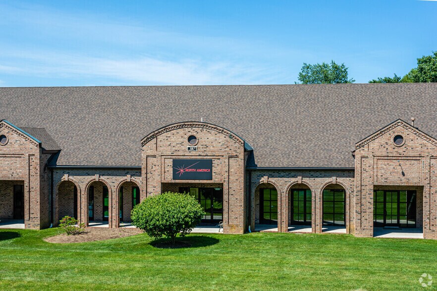 More Photos Of 11 Millpond Dr, Lafayette Flex For Lease