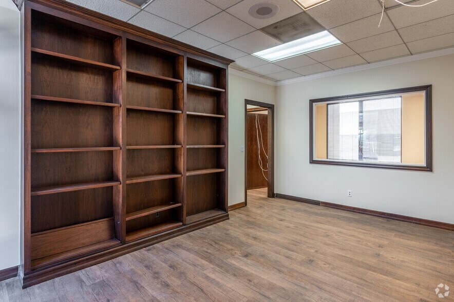 More Photos Of 171 S Anita Dr, Orange Medical For Lease