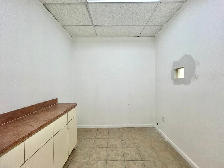 More Photos Of 4908 SW 8th St, Miami Medical For Lease