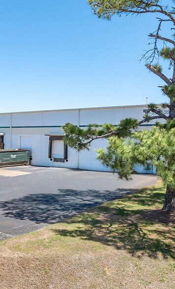 More Photos Of 3920-3970 Delp St, Memphis Warehouse For Lease